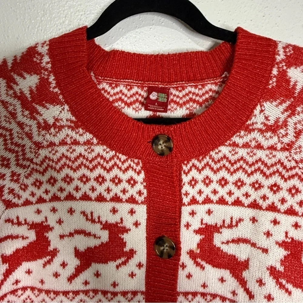 Dec. 25th red/white Christmas holiday cardigan. Sz L. Preowned. Like new.